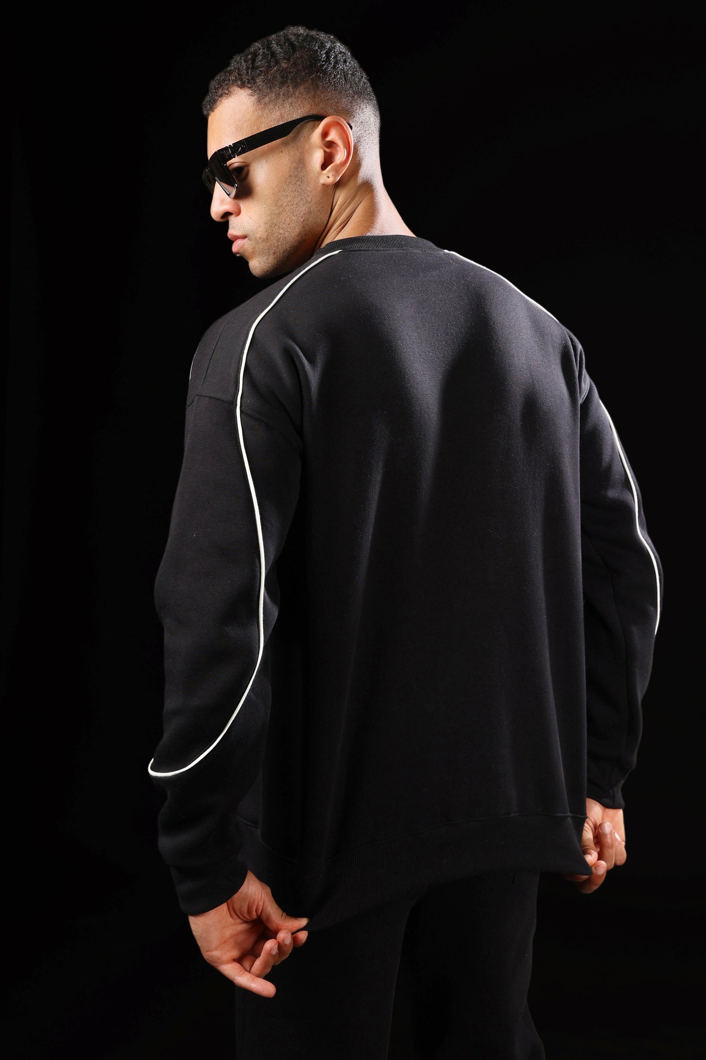 Black piping sweatshirt